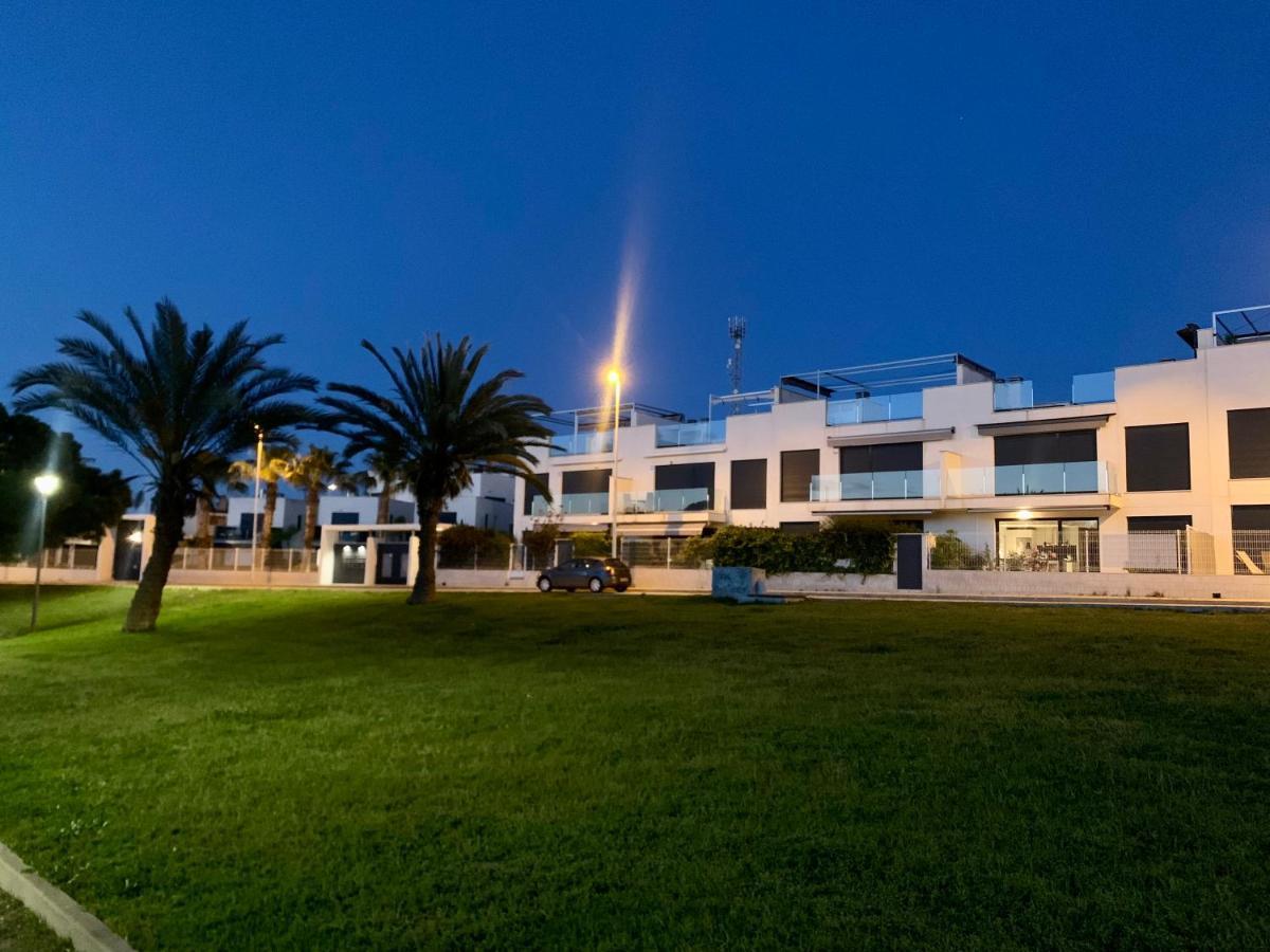 Punta Prima Villa 3 Bedrooms And Solarium Sea View Torrevieja Exterior photo